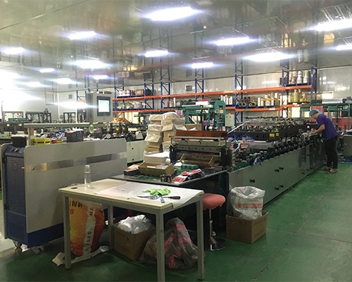 制(zhi)袋設(she)備