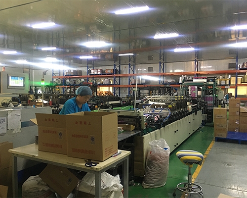 制(zhi)袋設(she)備